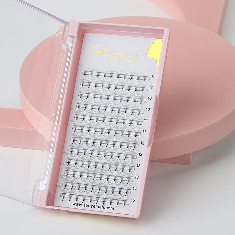 క్లాసిక్ vs వాల్యూమ్ ఐలాష్ ఎక్స్‌టెన్షన్స్ - మీకు ఏ శైలి ఉత్తమమైనది?